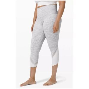 Lululemon Wunder Under‎ High Rise Leggings Scalloped Hem Crop Size 2
